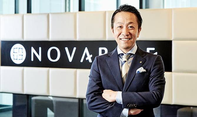 ノバレーゼ代表取締役会長 浅田剛治 代表取締役社長 荻野洋基