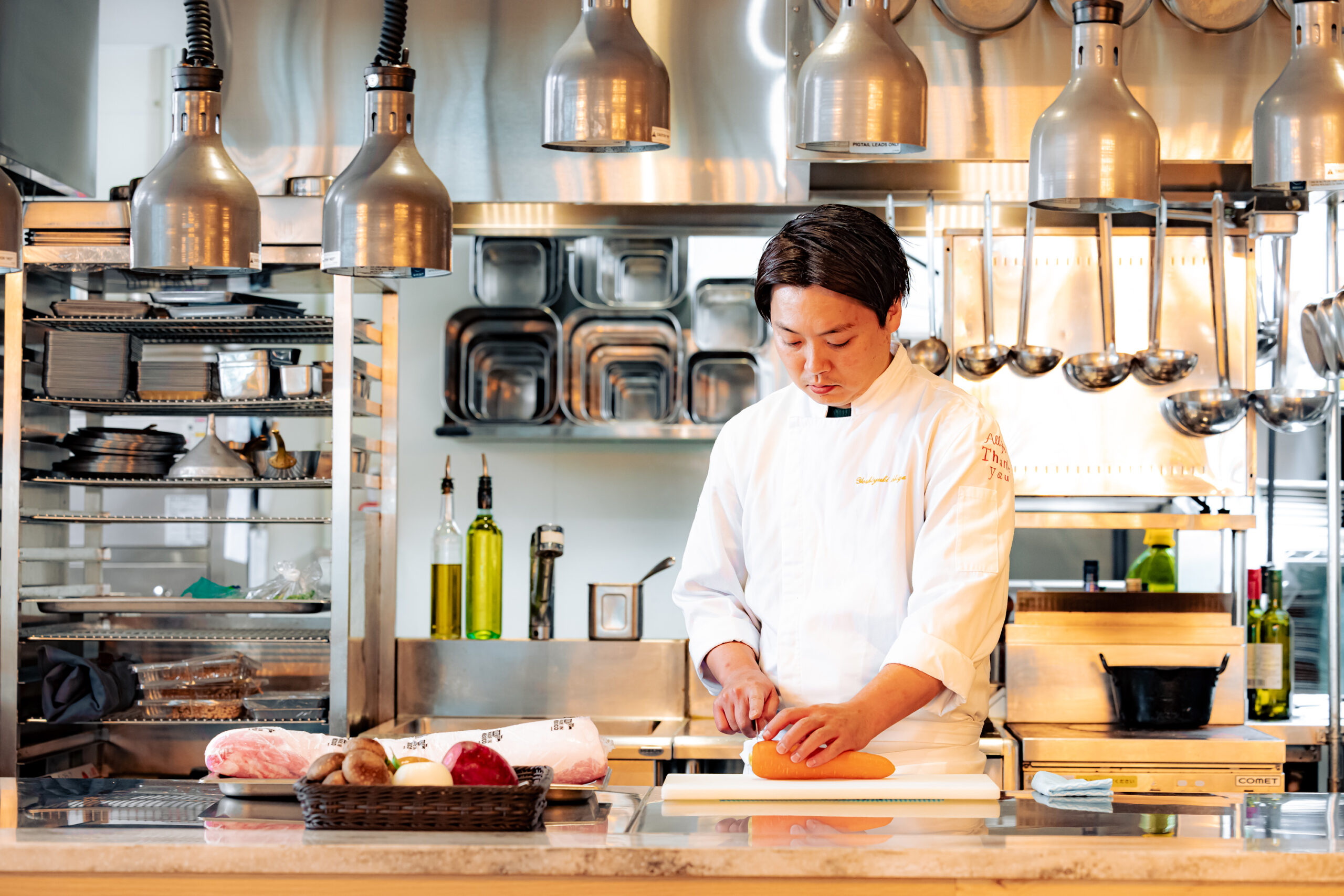 【最短4月入社】東京駅徒歩3分｜キッチンスタッフ（調理）｜年休120日｜ラグナヴェール東京